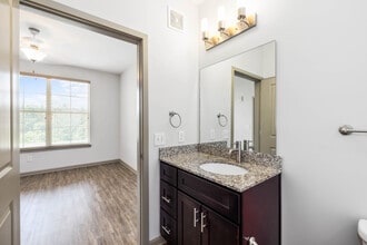 Building Photo - Lofts At Bass