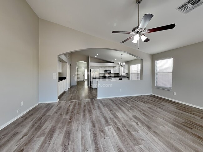 Foto del edificio - 9665 E Olla Ave