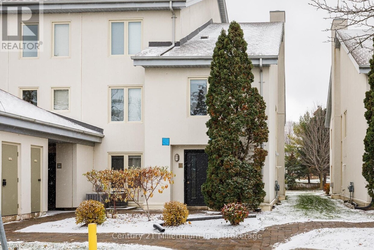 Photo principale - 110 Fairway Ct