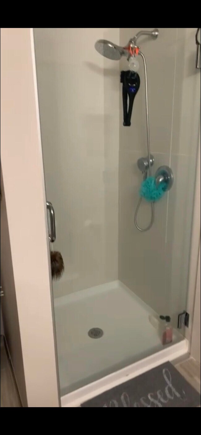 SHOWER - 125 E State St