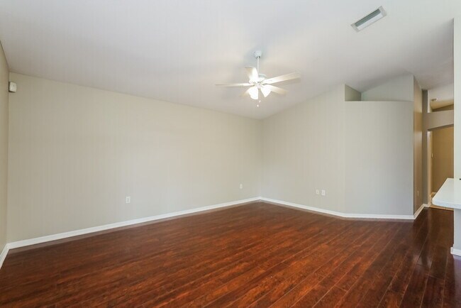 Foto del edificio - 3807 Lockridge Dr