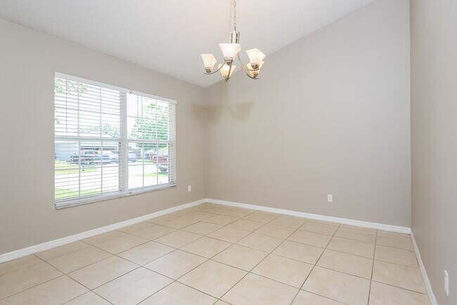 Building Photo - 402 Metz Ln