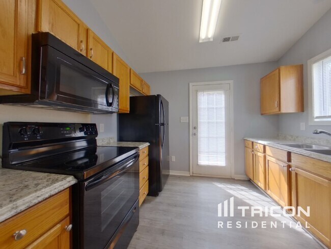 Building Photo - 10429 Hugue Way