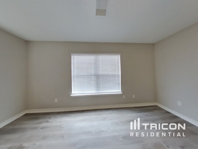 Building Photo - 10170 Paddlefish Creek