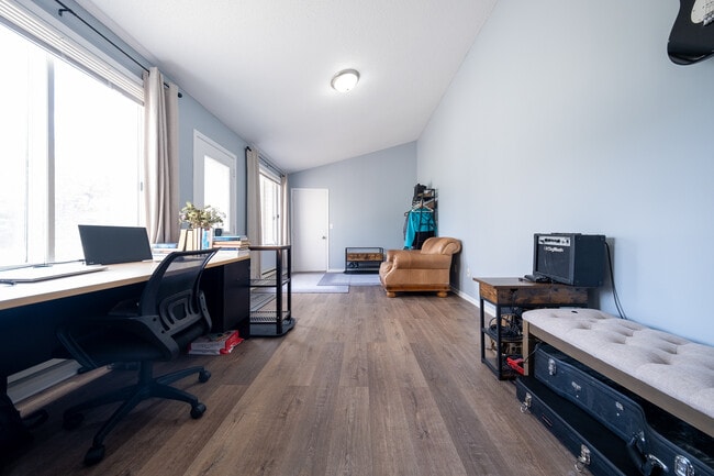 Building Photo - 15888 Griffon Path