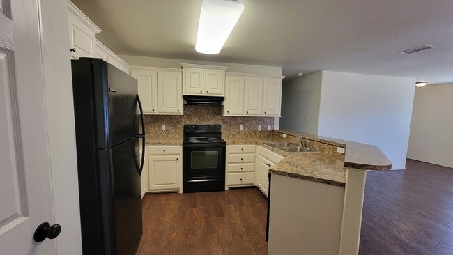 Foto del edificio - 6130 79th St