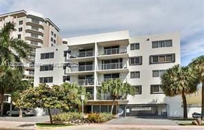 Building Photo - 1605 Bay Rd