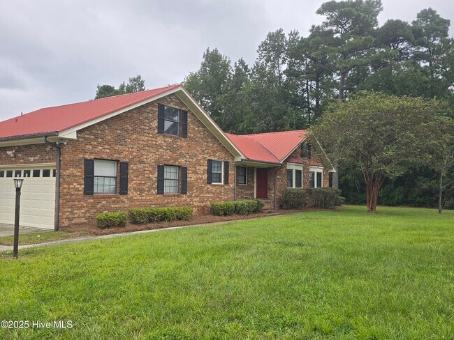 Foto del edificio - 5919 Sidbury Rd