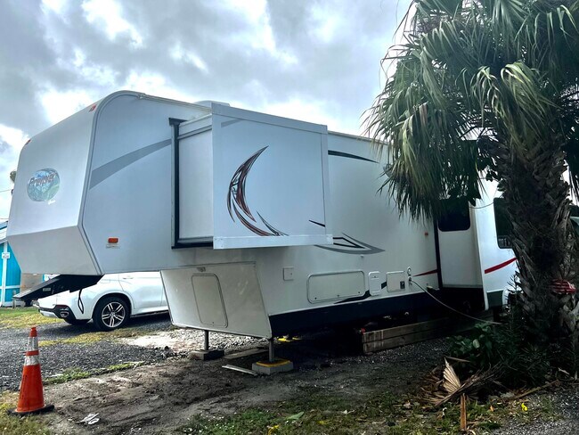 Foto del edificio - 3830 NE Indian River Dr