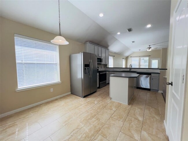 Building Photo - 6143 Galloway Ln