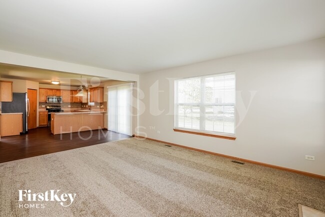 Building Photo - 16460 Kingsbrook Dr