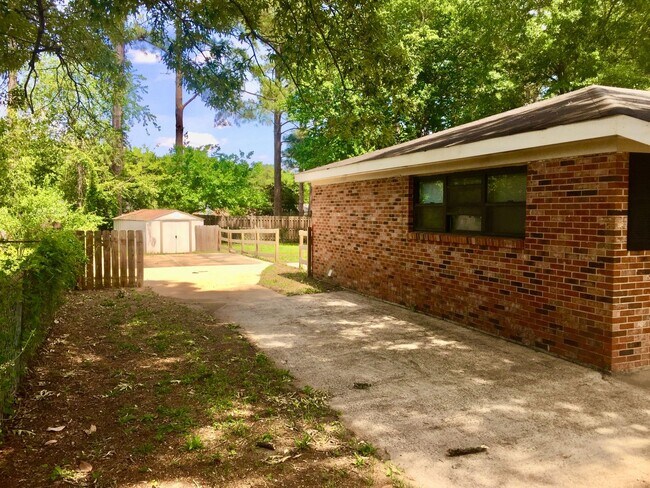 Foto del edificio - TURN KEY FULLY FURNISHED RENTAL