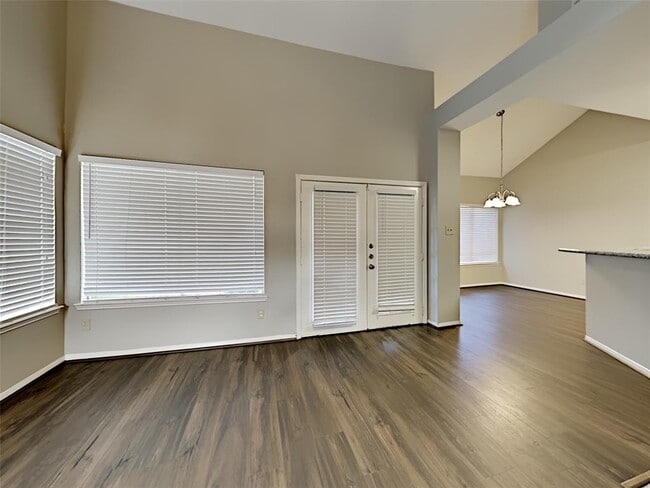 Building Photo - 6629 Queensclub Dr