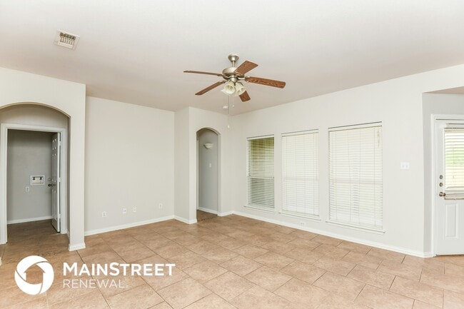 Building Photo - 233 Kennedy Dr