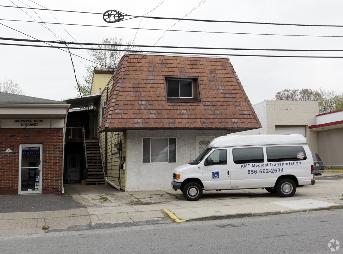 Primary Photo - 703 W Maple Ave