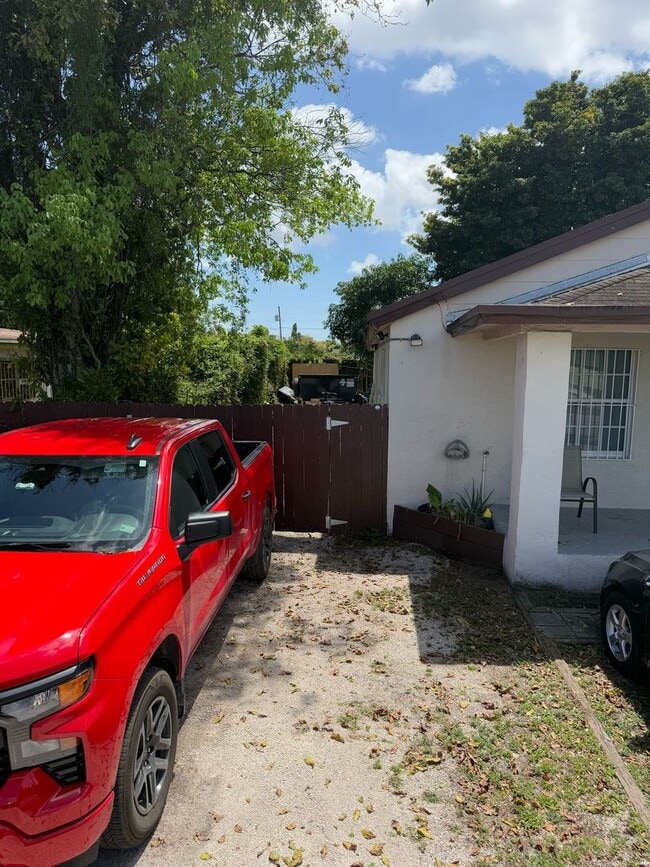 Photo - 1442 NW 73rd St House