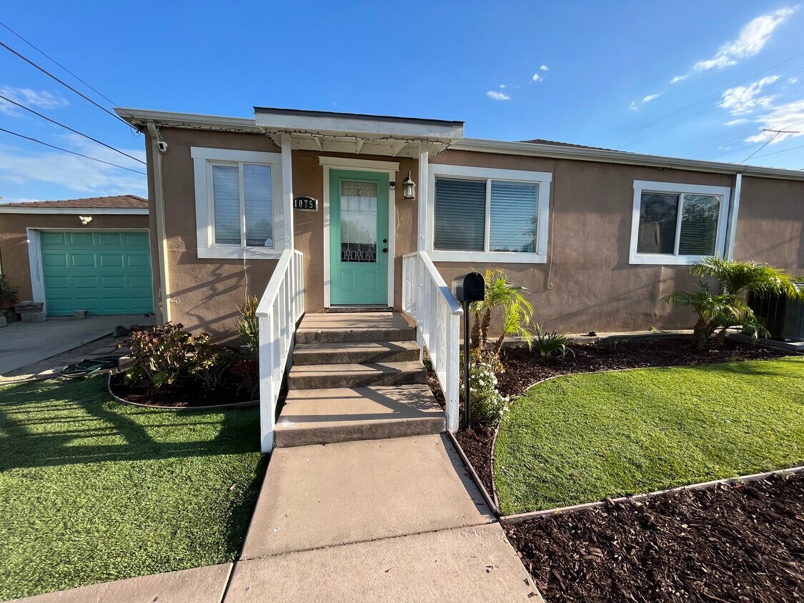 Primary Photo - 1075 W Renette Ave