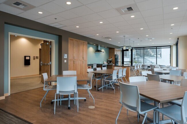 Foto del edificio - Athene Senior Housing