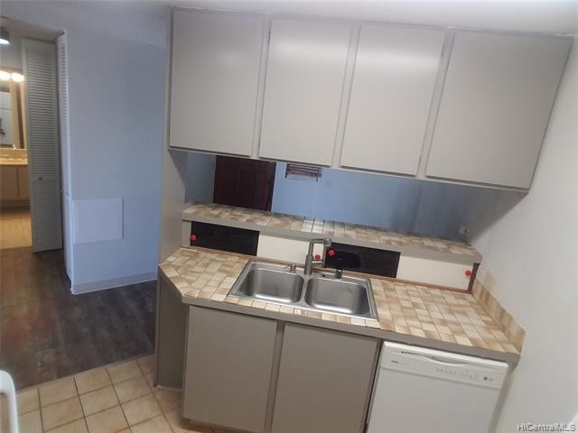Building Photo - 1441 Piikoi St