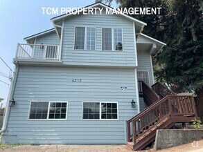 Building Photo - 4213 5th Ave NE