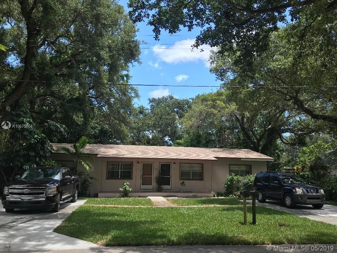 Foto principal - 11801 NE 11th Pl