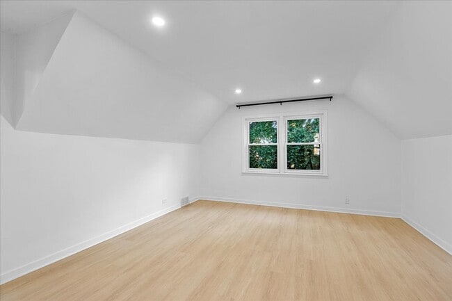 Foto del edificio - 1335 Marengo Ave