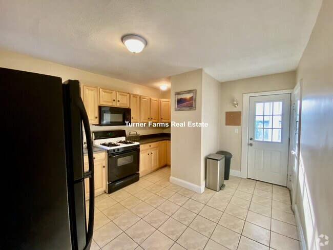Building Photo - 89 Hillsdale Rd