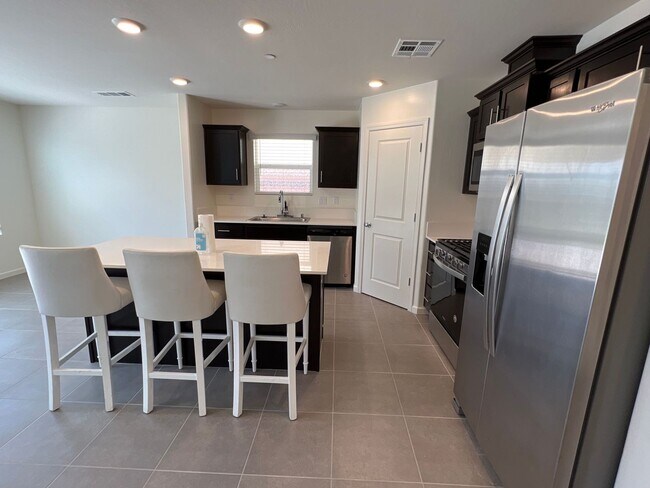 Building Photo - Inviting Home with Modern Upgrades and Ide...