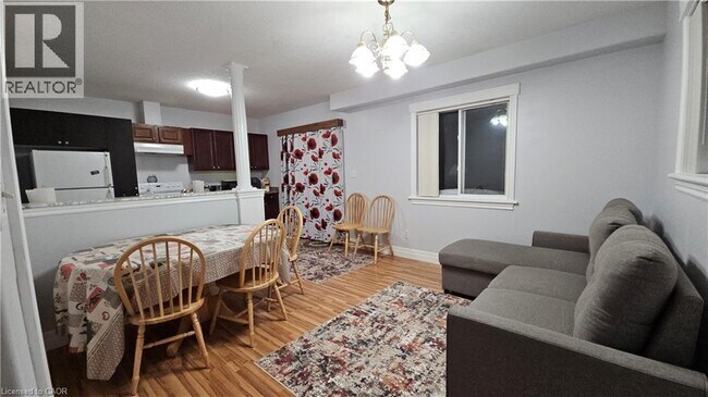 Building Photo - 10 Doll Ct