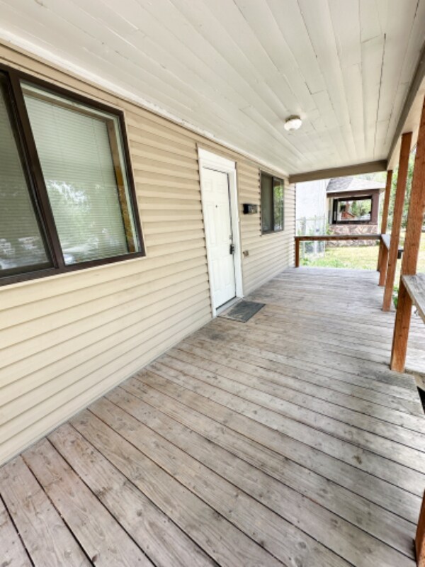 Foto del edificio - 30 Custer Ave