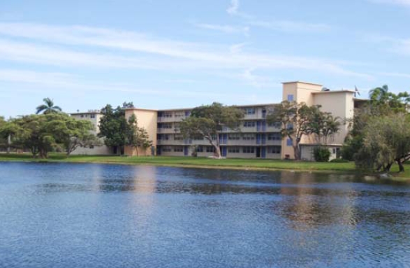 Building Photo - Palm Lake Apartments