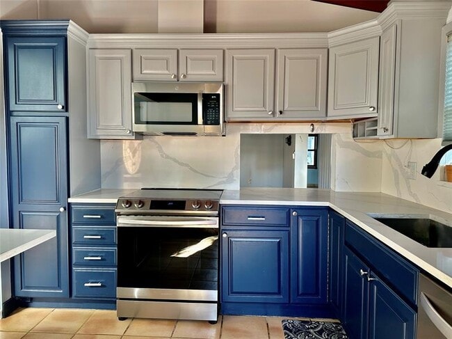 Building Photo - 212 Briarwood Cir
