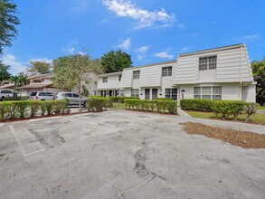 Building Photo - 8503 NW 35th Ct