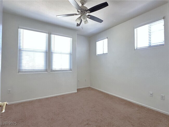 Foto del edificio - 2325 Windmill Pkwy