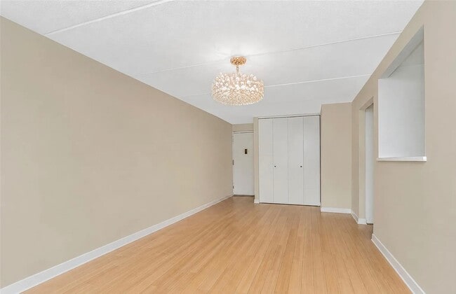 Building Photo - 1155 Warburton Ave