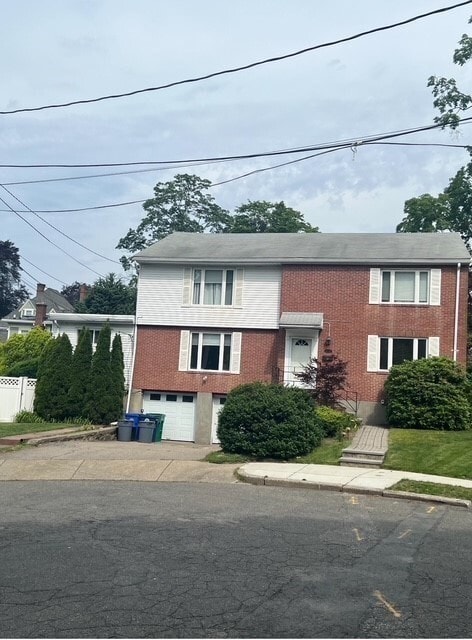 Primary Photo - 15 Glazer Rd