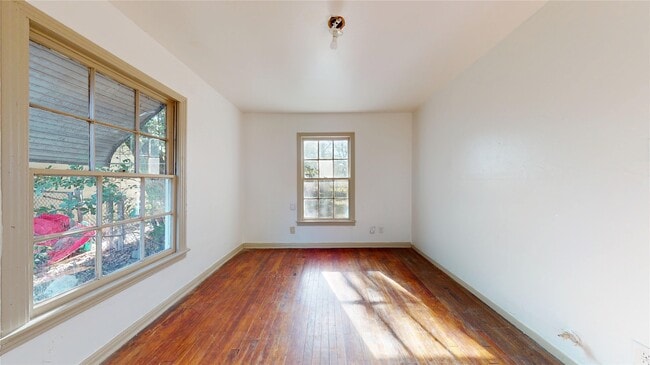 Building Photo - 3826 Landa Ln