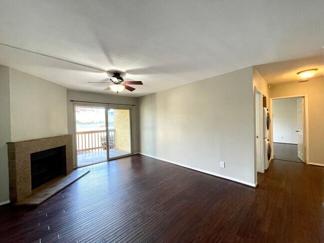Foto del edificio - Great 2B/2BA Condo w/ Reserved Parking & W...