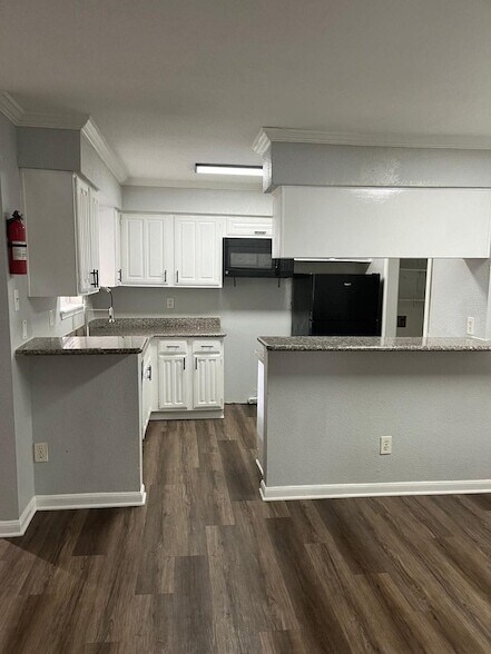 Building Photo - 9255 W Sam Houston Pkwy S