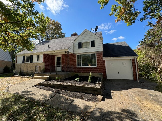 Building Photo - GREEN TWP - Spacious, clean 4 bed 2 bath