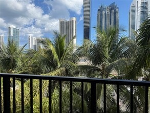 Building Photo - 17145 N Bay Rd