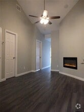 Building Photo - 715 W 22 1/2 St