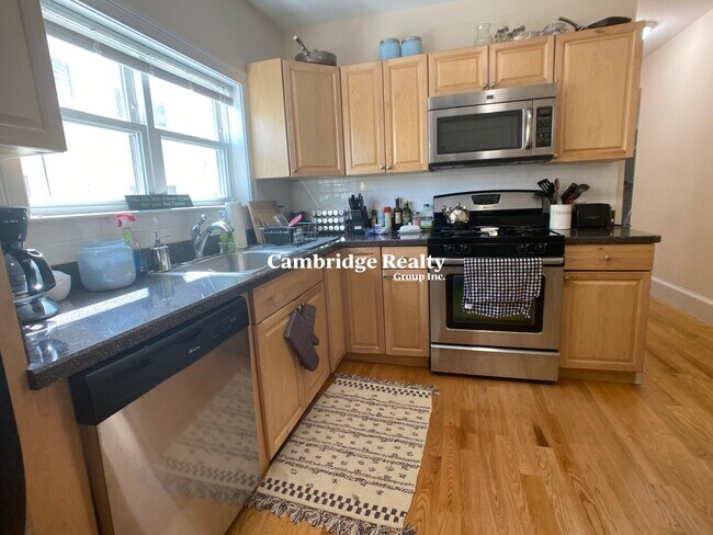 Foto del edificio - 24 Willard Ave