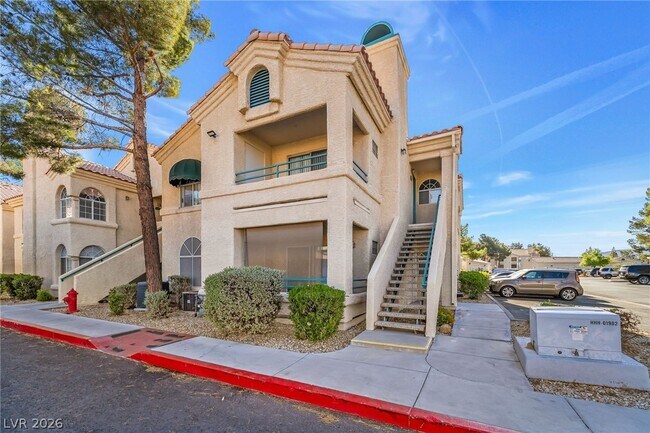 Building Photo - 2251 Wigwam Pkwy