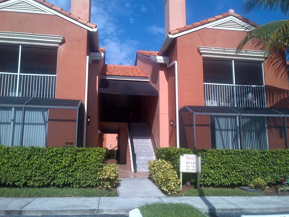 Primary Photo - 3113 Clint Moore Rd