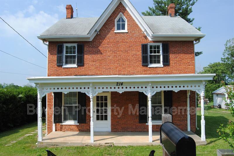 Foto principal - 214 S Main St