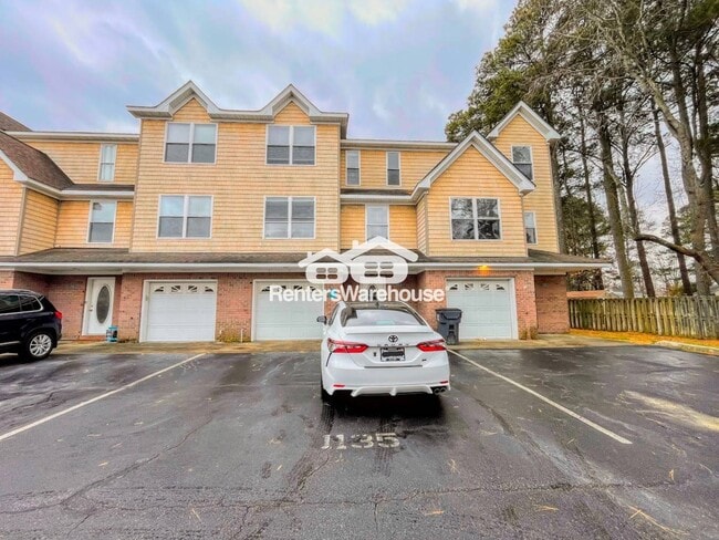 Building Photo - 1135 Arlynn Ln