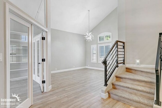 Building Photo - Modern 3bdm 3ba Home with Stylish Upgrades