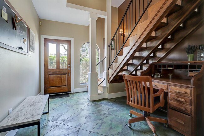 Foto del edificio - 2708 Ridgewood St