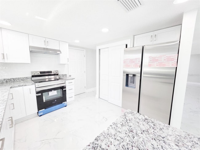 Building Photo - 7740 Sagebrush Dr